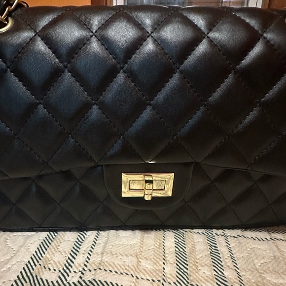 ⭐️⭐️ Elegant black Handbag - Picture 4 of 6